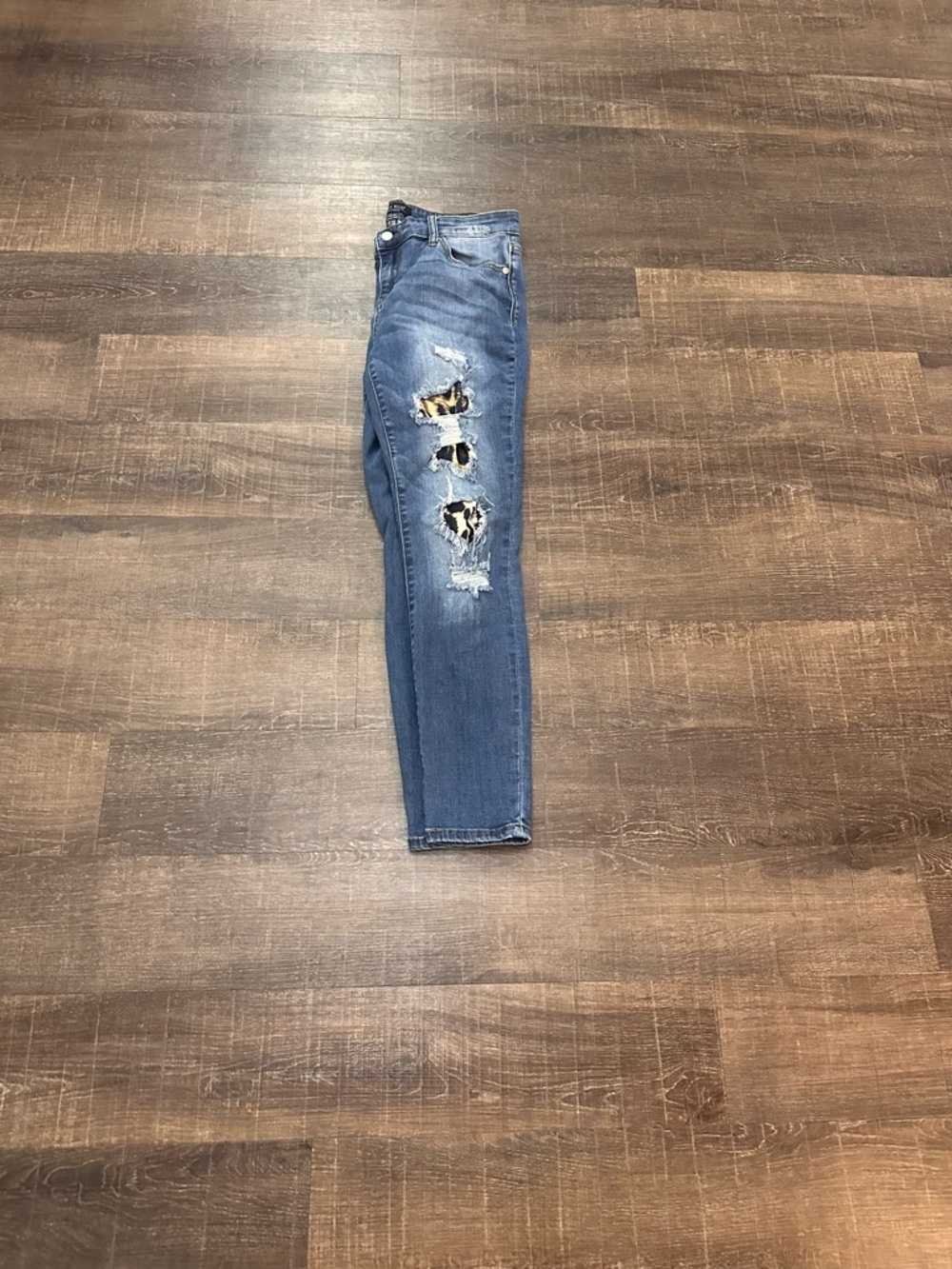 Judy Blue Distressed Animal Print Skinny Medium Blue Denim Jeans Size 11/30 - Picture 3 of 7